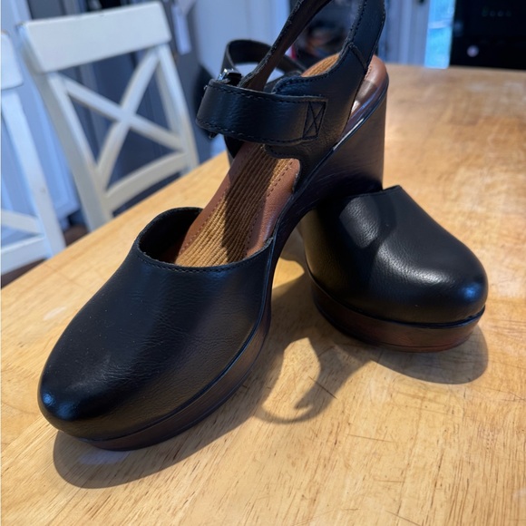 BOC by Born Natasha Womens Round Closed Toe Clogs size:9 - Picture 2 of 7